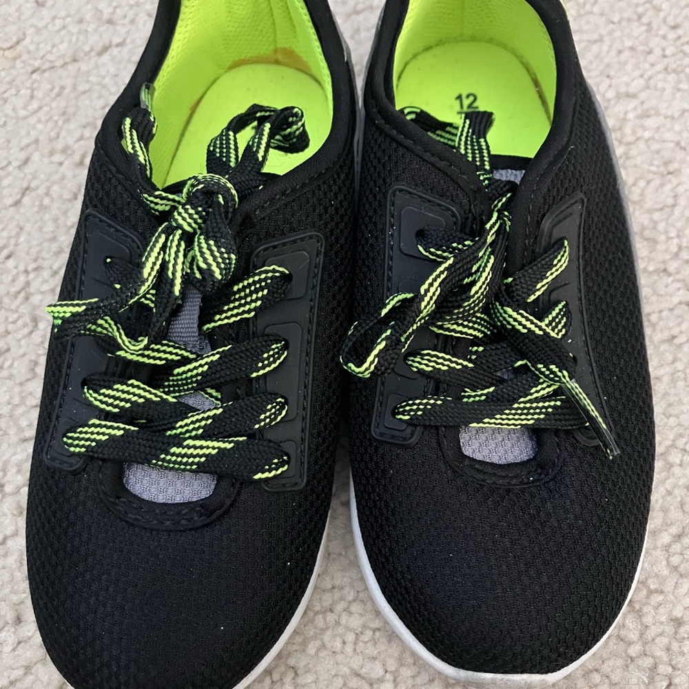 Carter’s Kids Sneakers Size 12 Black Neon Green Lace-Up Shoes Lightly Worn